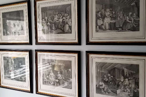 Picture mounting